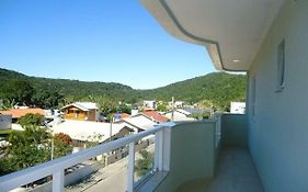 Res. Antonio Pinheiro. Apartamento com 2 dormitórios.